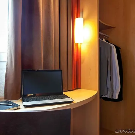 Ibis Biarritz Aeroport 3*
