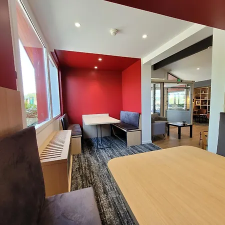 比亚里茨格里特机场宜必思酒店 安格雷