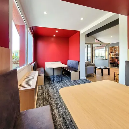 酒店 比亚里茨格里特机场宜必思酒店