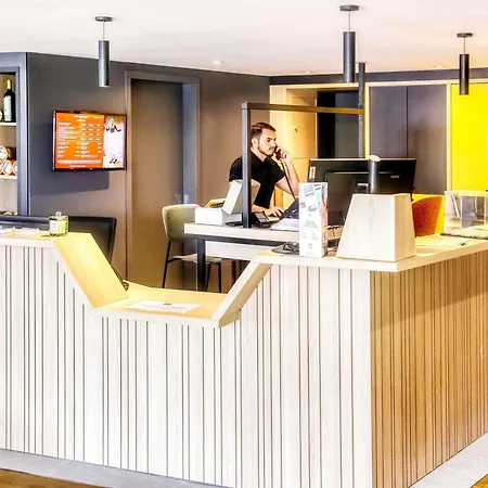 Ibis Biarritz Aeroport מלון