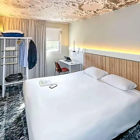 Ibis Biarritz Aeroport מלון