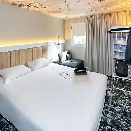 Ibis Biarritz Aeroport Hotel 3*